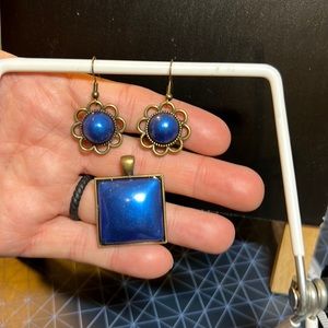 24008 Blue Resin Earrings and Pendant
